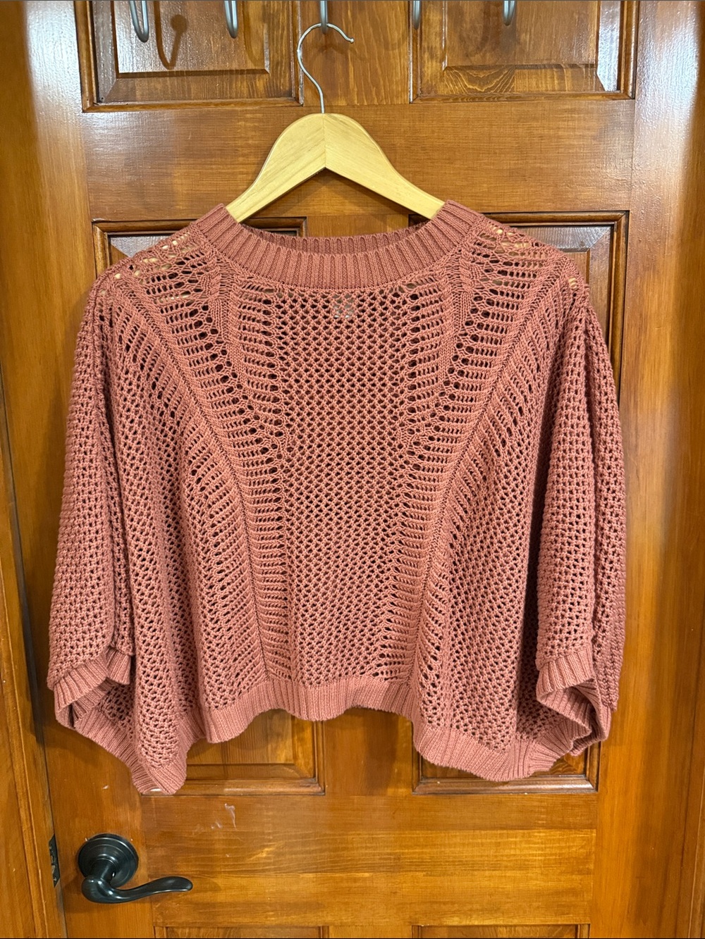 Jessica Simpson Open-Knit Boxy Sweater in Rosewood